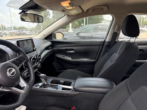 Used 2025 Nissan Sentra SV FWD image 10