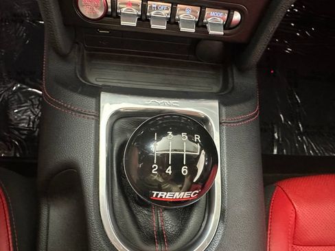 Used 2018 Ford Mustang GT Premium w/ Equipment Group 401A RWD image 39