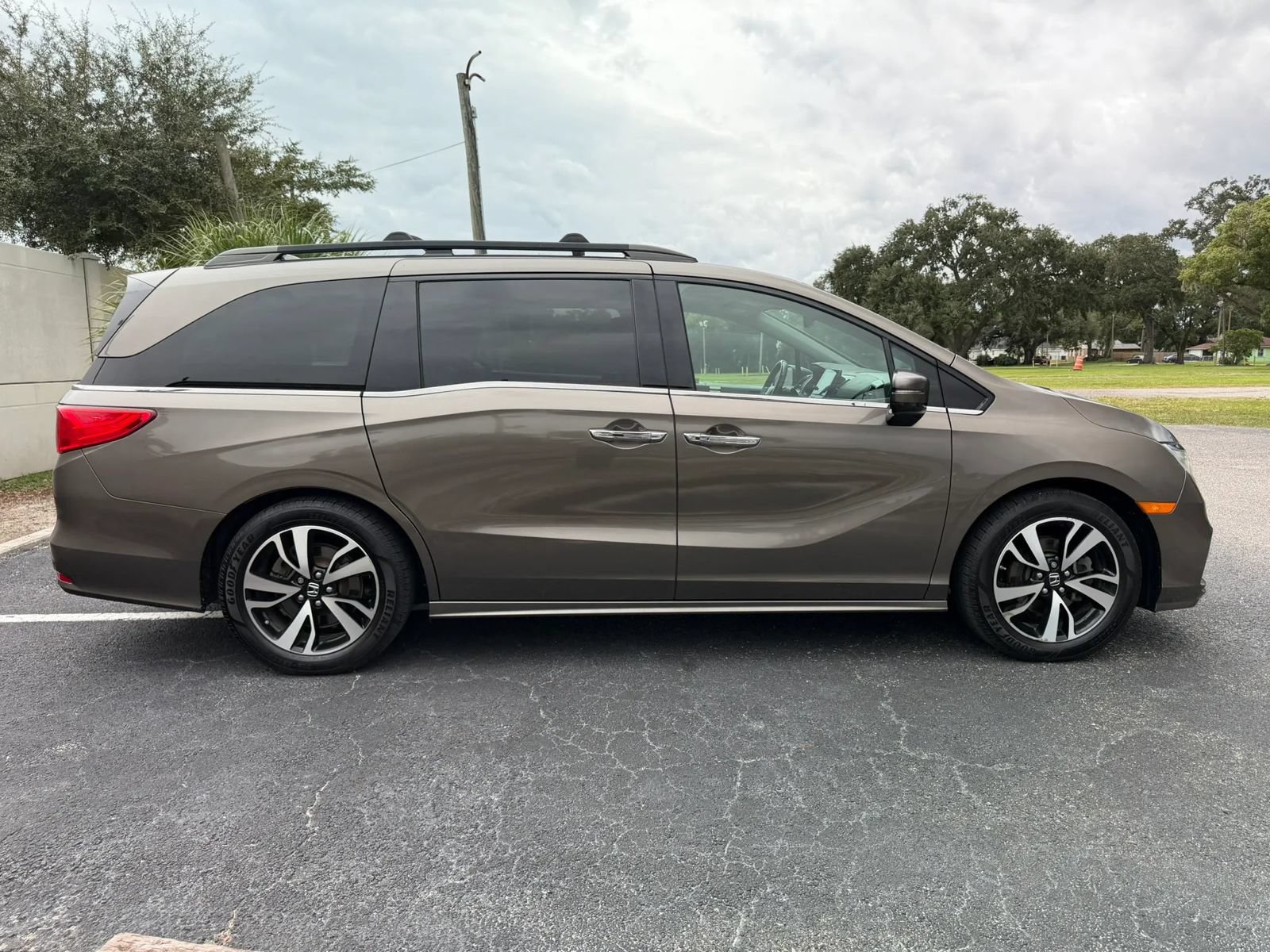 Used 2018 Honda Odyssey Elite image 4