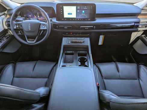 New 2025 Lincoln Aviator Reserve w/ Equipment Group 201A image 17