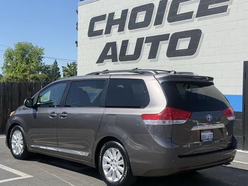 Used 2012 Toyota Sienna Limited w/ Premium Pkg FWD image 23