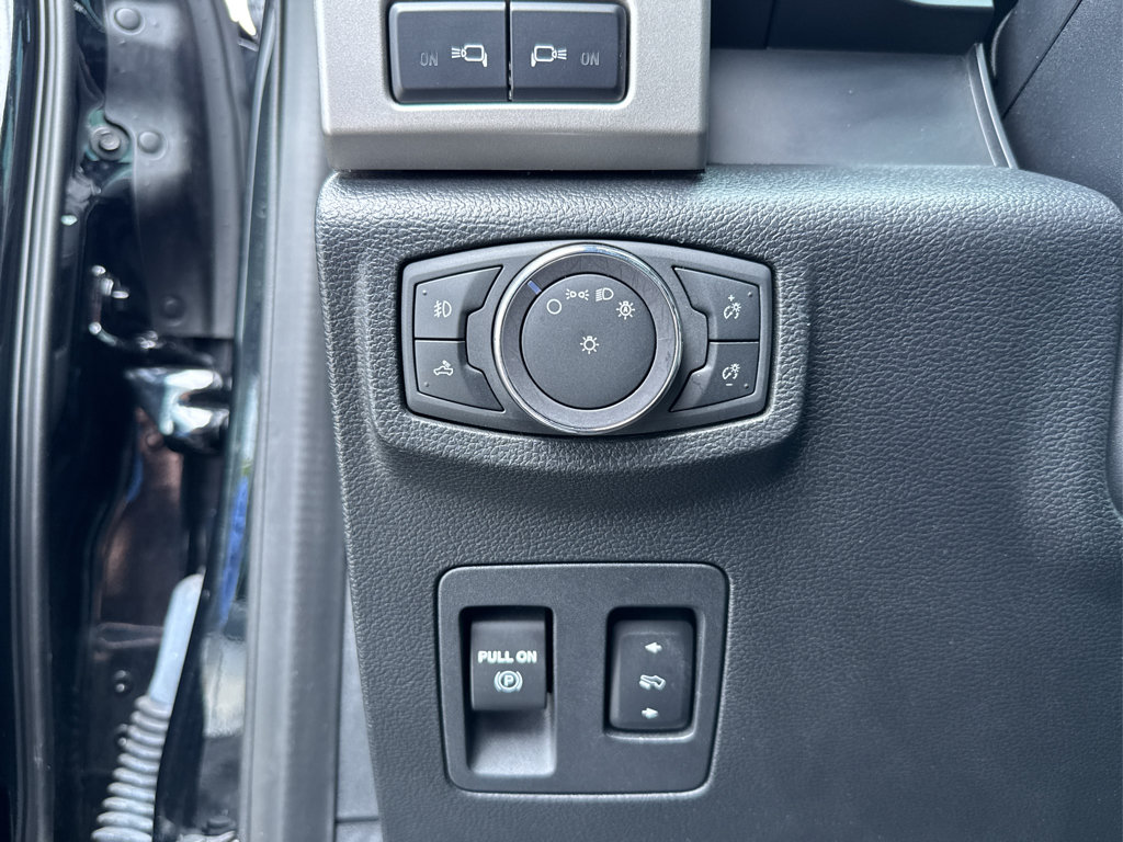 Used 2018 Ford F150 Lariat w/ Equipment Group 502A Luxury AWD/4WD image 26