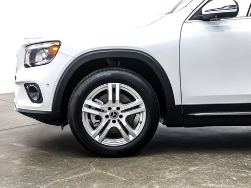 Used 2023 Mercedes-Benz GLB 250 image 11