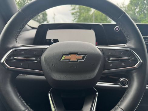Used 2025 Chevrolet Equinox LT FWD image 27