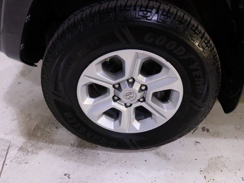 Used 2020 Toyota 4Runner SR5 Premium image 10