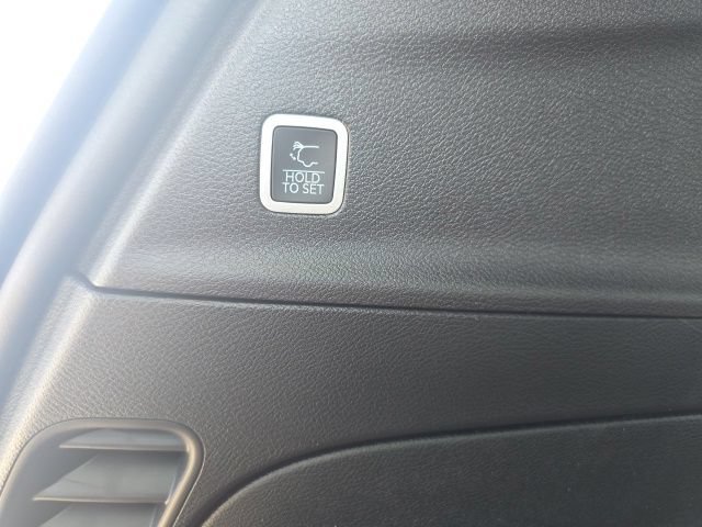New 2027 Chrysler Pacifica Select AWD/4WD image 12