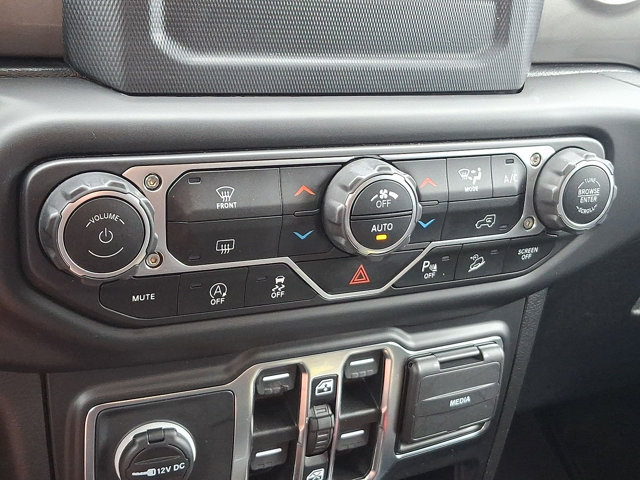 Used 2021 Jeep Wrangler Unlimited Sahara w/ Safety Group AWD/4WD image 19