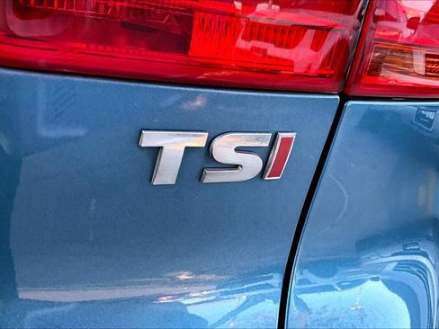 Used 2017 Volkswagen Tiguan Limited image 9