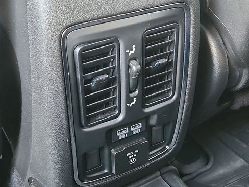 Certified 2021 Jeep Grand Cherokee Limited w/ Premium Lighting Group image 13