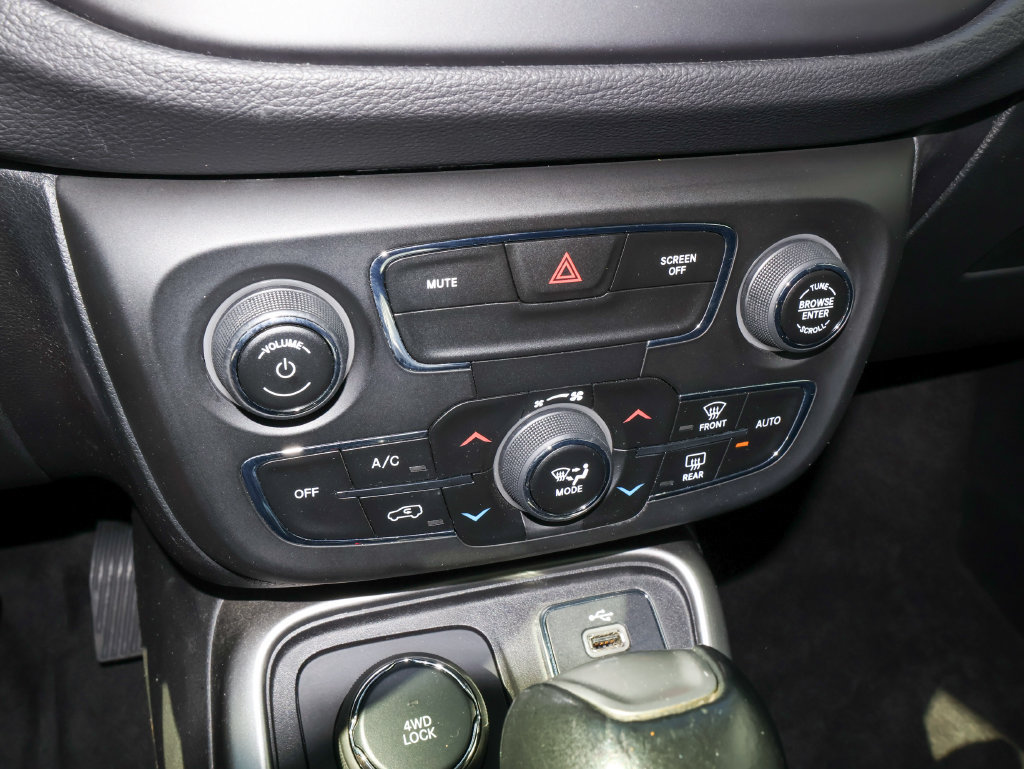Used 2018 Jeep Compass Latitude w/ Popular Equipment Group AWD/4WD image 19