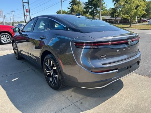 Used 2023 Toyota Crown XLE image 6