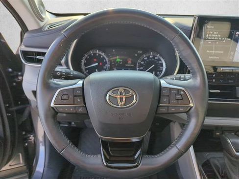 Used 2021 Toyota Highlander Platinum AWD/4WD image 16