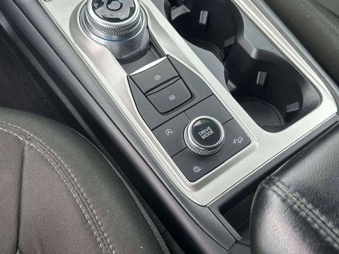 Used 2023 Ford Explorer XLT AWD/4WD image 31
