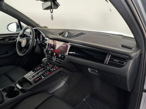 New 2026 Porsche Macan AWD/4WD image 19