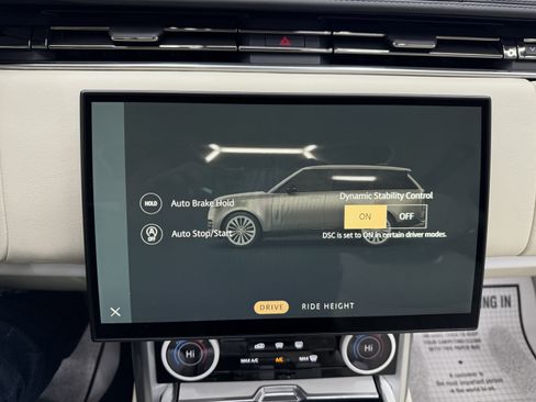 Used 2023 Land Rover Range Rover SV image 25