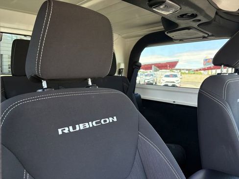 Used 2016 Jeep Wrangler Rubicon w/ Power Convenience Group AWD/4WD image 27
