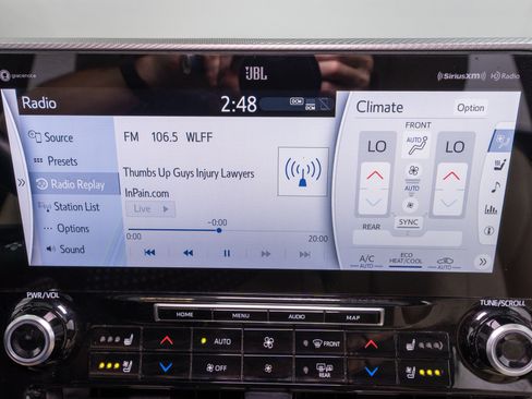 Used 2022 Toyota Highlander Platinum FWD image 21