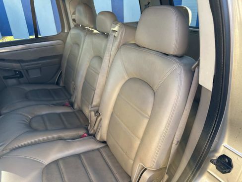 Used 2003 Ford Explorer XLT image 13