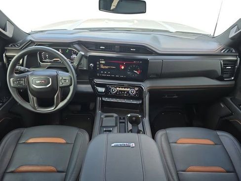 Used 2024 GMC Sierra 2500 AT4 w/ AT4 Preferred Package image 9