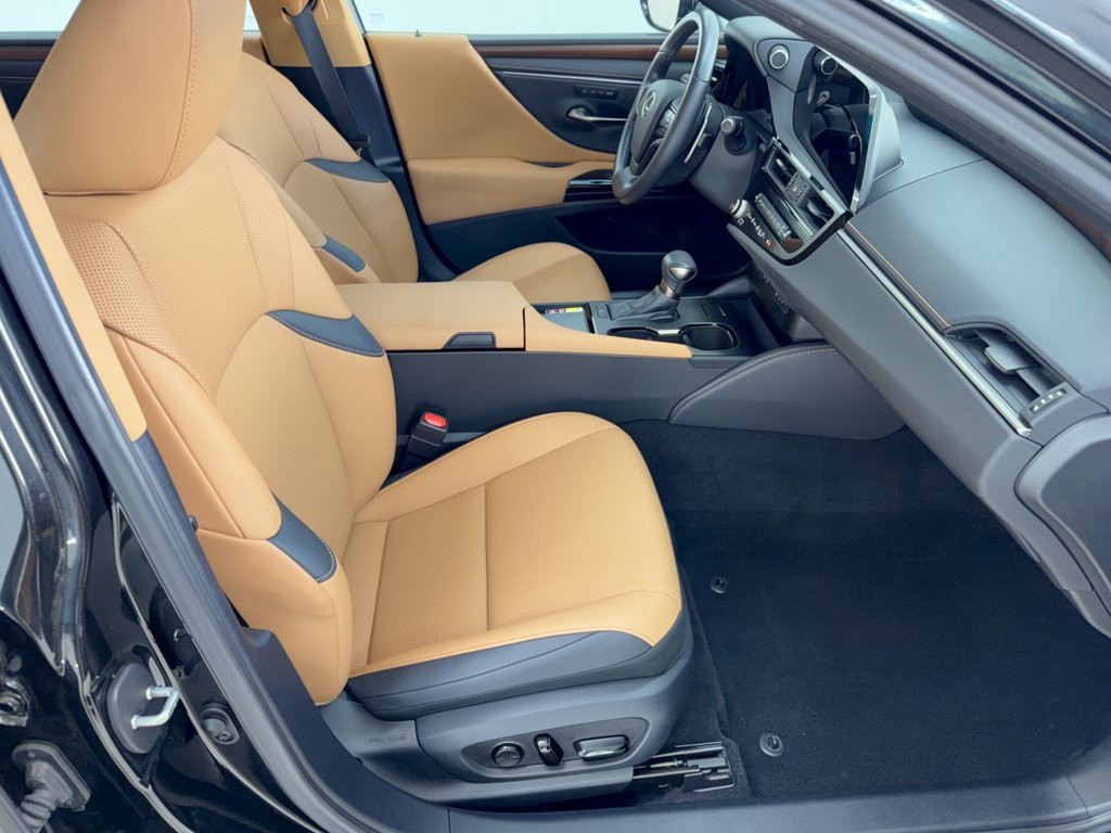 Used 2025 Lexus ES 350 w/ Premium Package FWD image 30