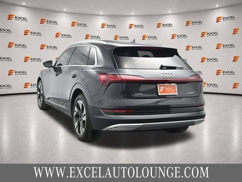 Used 2022 Audi e-tron Premium AWD/4WD image 3