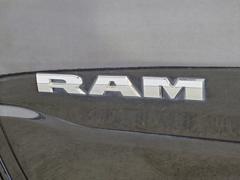 Used 2019 RAM 1500 Laramie RWD image 7