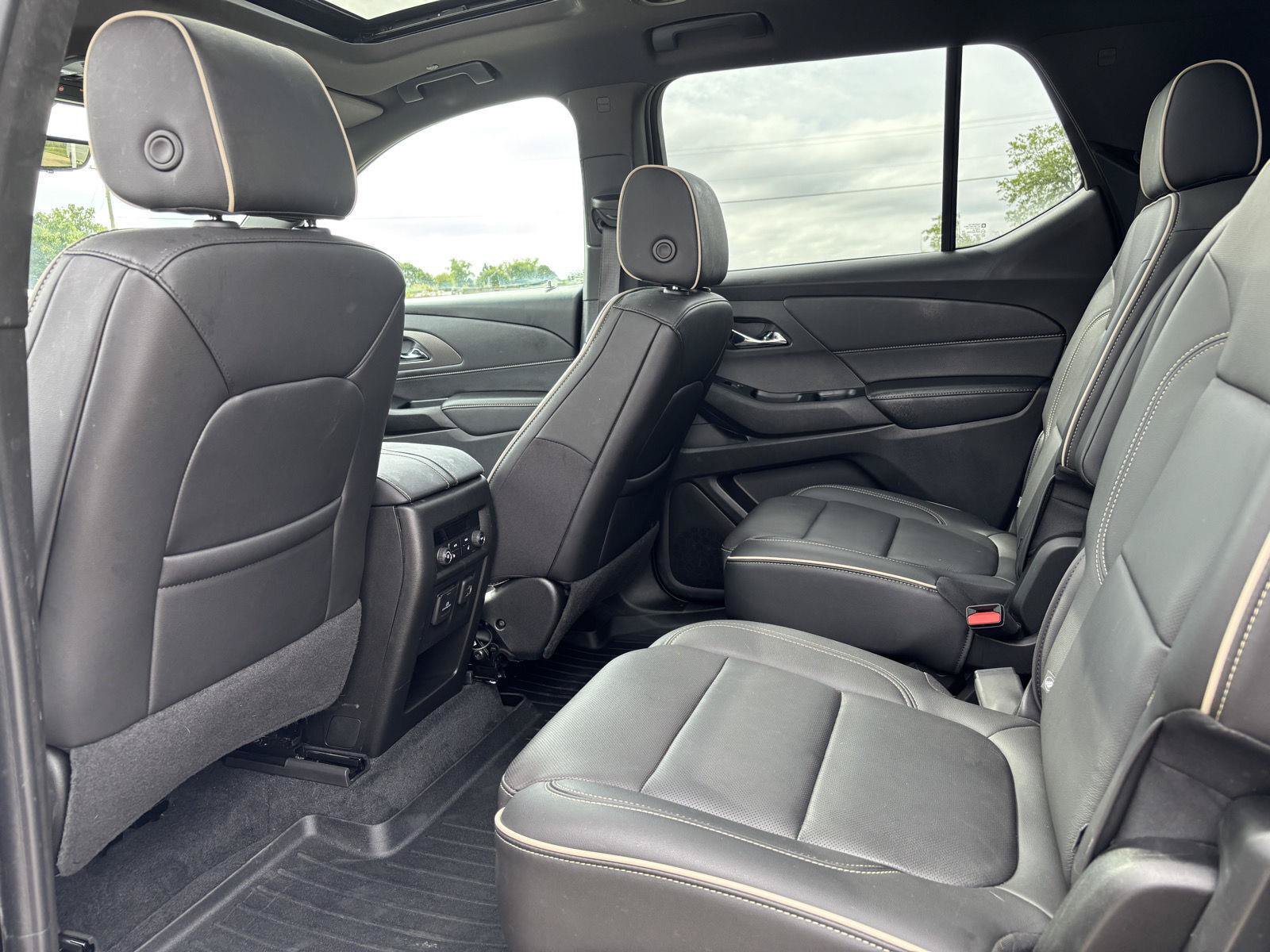 Used 2023 Chevrolet Traverse Premier w/ Redline Edition AWD/4WD image 17