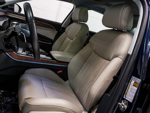 Used 2022 Audi A8 L 3.0T w/ Luxury Package image 18