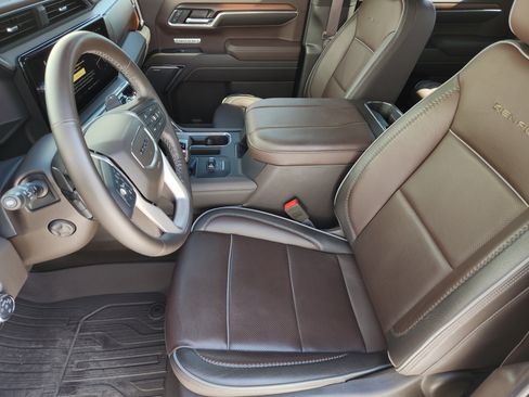 Used 2025 GMC Sierra 1500 Denali w/ Denali Reserve Package AWD/4WD image 16
