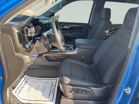Used 2024 Chevrolet Silverado 1500 LT Trail Boss image 12