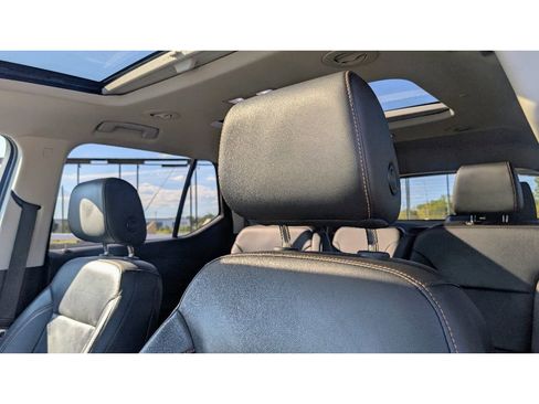 Used 2019 Chevrolet Traverse RS image 16