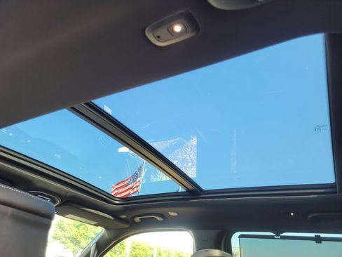 New 2025 Jeep Wagoneer 4WD w/ Convenience Group I image 10