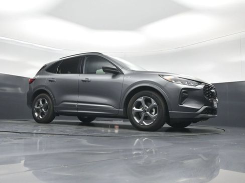Used 2023 Ford Escape ST-Line w/ Tech Pack #1 FWD image 3