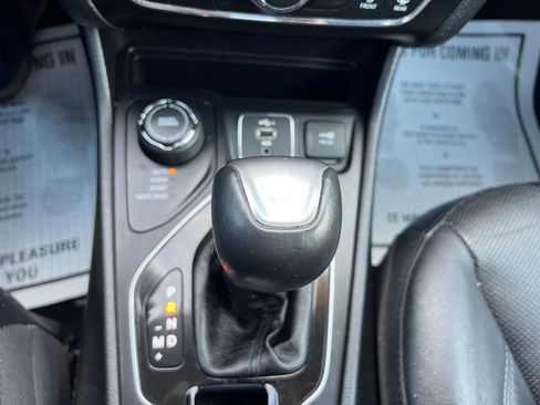 Used 2019 Jeep Cherokee Limited image 32