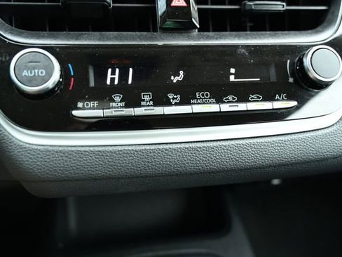 Used 2023 Toyota Corolla LE image 28