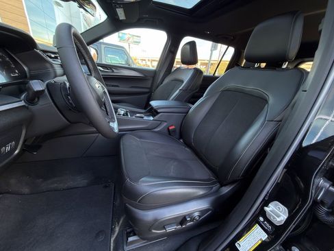 New 2025 Jeep Grand Cherokee L Altitude RWD image 18