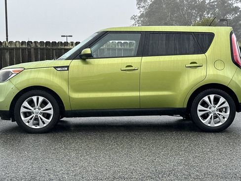 Used 2015 Kia Soul + image 2