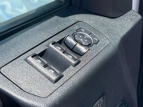 Used 2018 Ford F150 Lariat w/ Equipment Group 502A Luxury AWD/4WD image 34