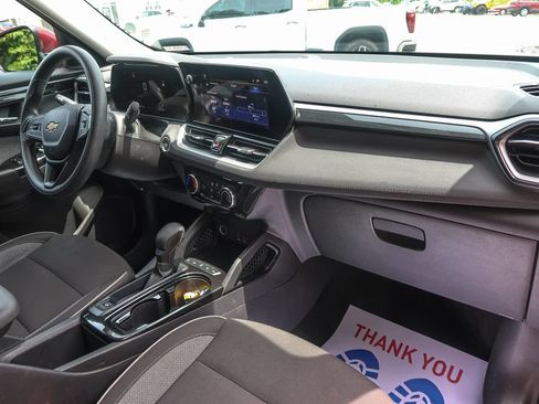 Used 2024 Chevrolet TrailBlazer LT AWD/4WD image 18