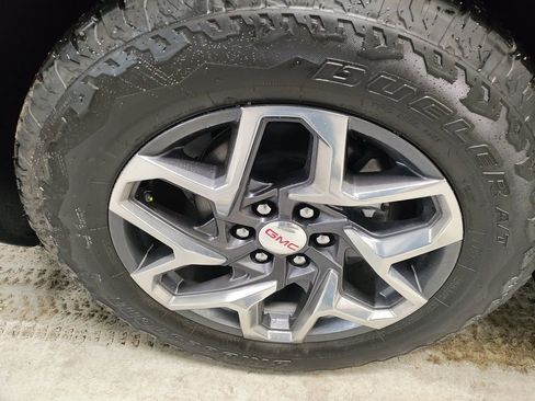 New 2026 GMC Sierra 1500 SLT w/ SLT Premium Plus Package image 17