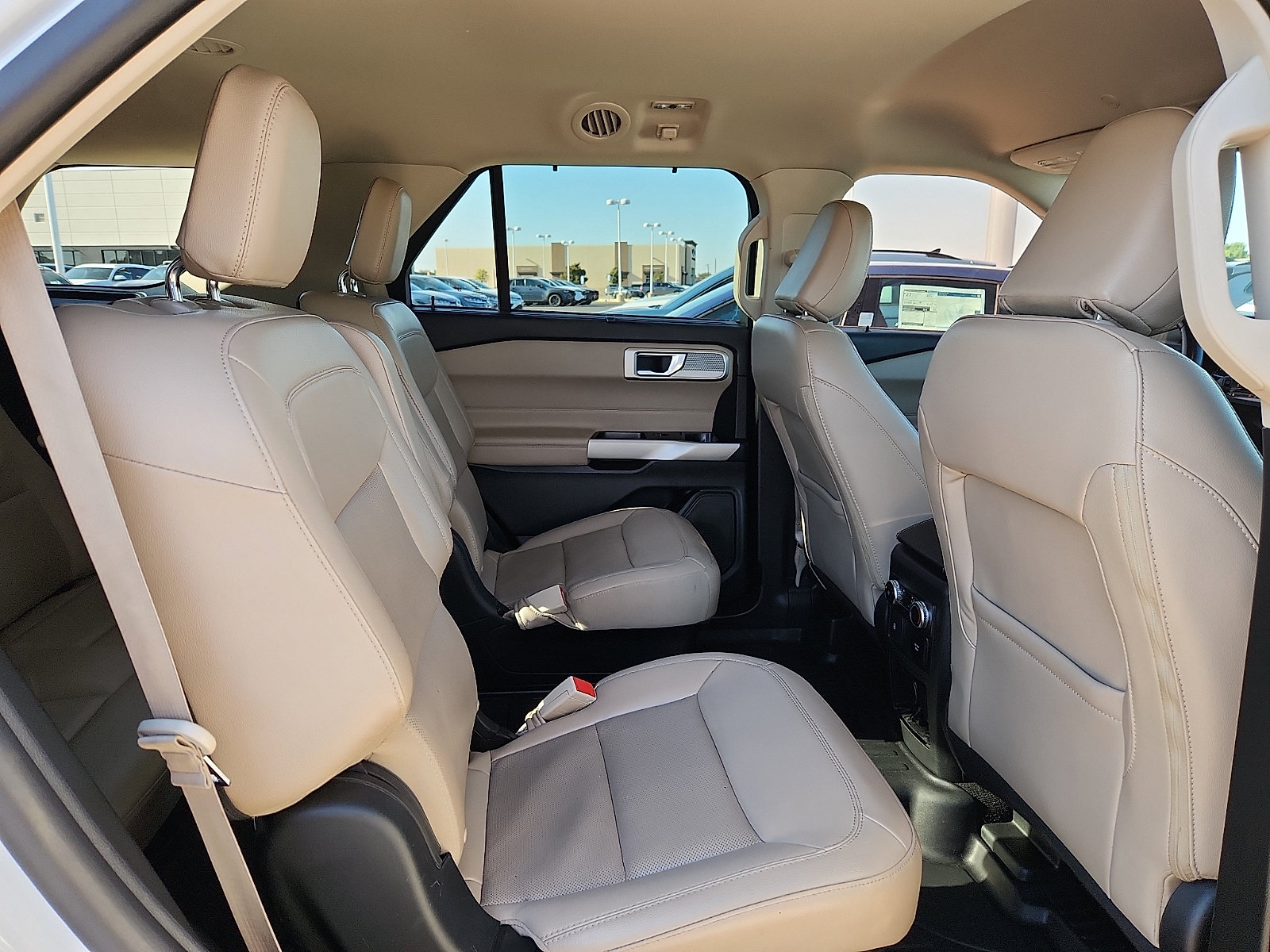 Used 2023 Ford Explorer Limited w/ Equipment Group 301A RWD image 13