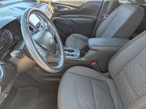 Used 2018 Chevrolet Equinox LT image 23