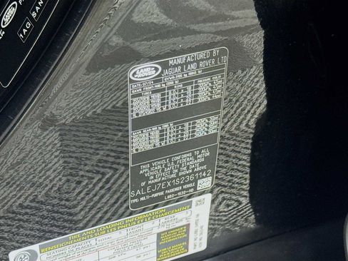 Used 2025 Land Rover Defender 110 S image 33