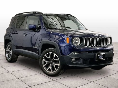 Used 2016 Jeep Renegade Latitude w/ Popular Equipment Group AWD/4WD image 2