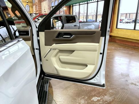 New 2026 GMC Yukon Denali w/ Sun & Power Step Package image 16
