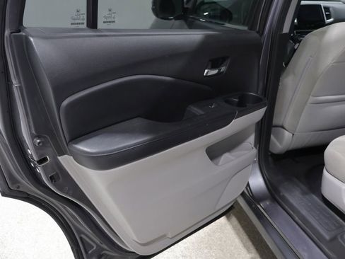 Used 2017 Honda Pilot EX image 19