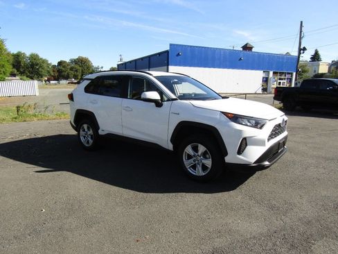 Used 2021 Toyota RAV4 LE image 46
