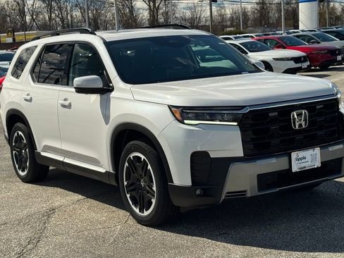New 2026 Honda Pilot Touring image 1