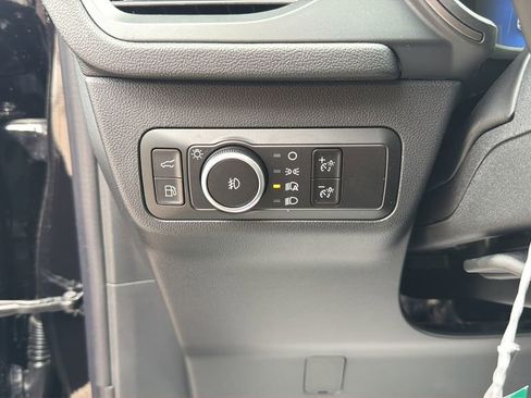 New 2026 Ford Escape SE w/ Class II Trailer Tow Package FWD image 29