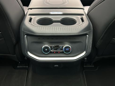 Used 2025 Ford Expedition Platinum w/ Driver's Package image 39